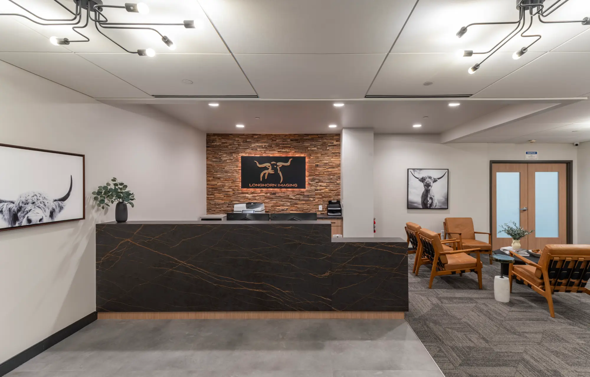 Longhorn - Lobby-5